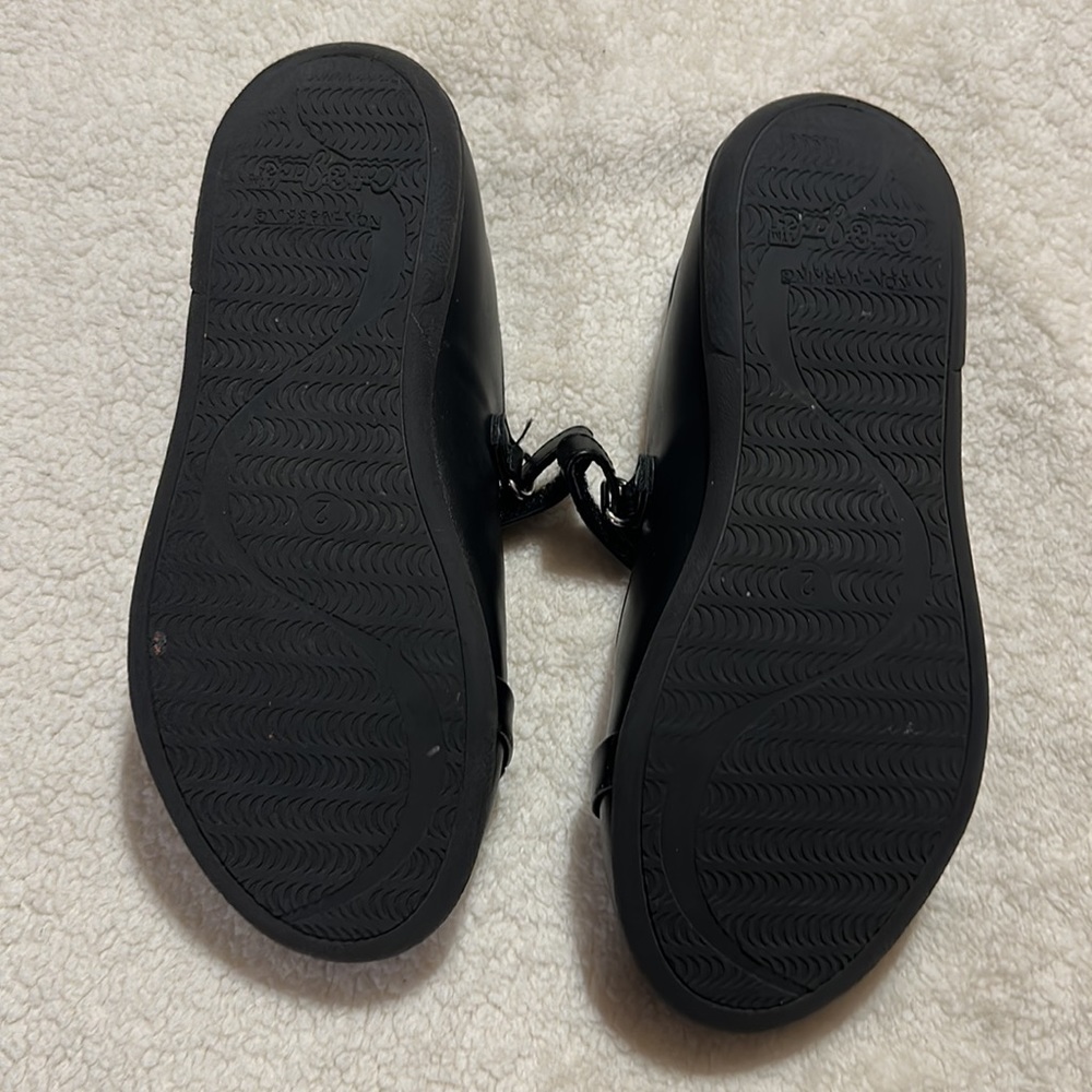 Cat & Jack Black dress Shoes w/Velcro Straps. Size 2 - Picture 3 of 6